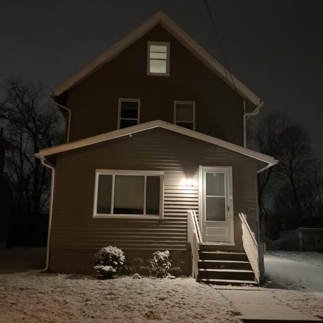 Building Photo - 460 Evers Ave
