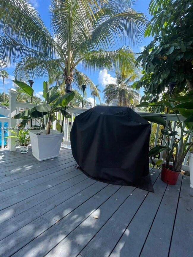 Photo - 5880 SW 15th St Unit 1
