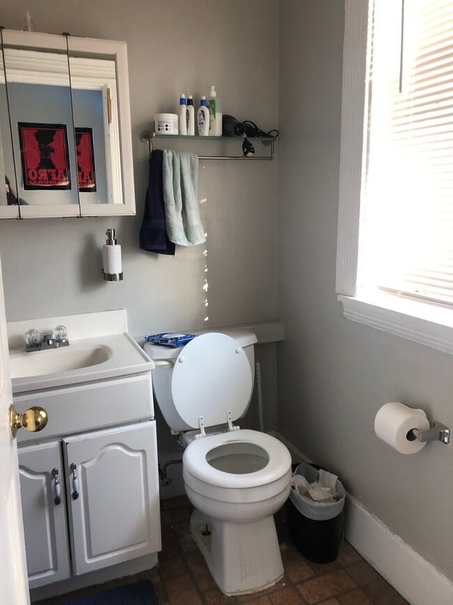 Photo - 437 Park Dr