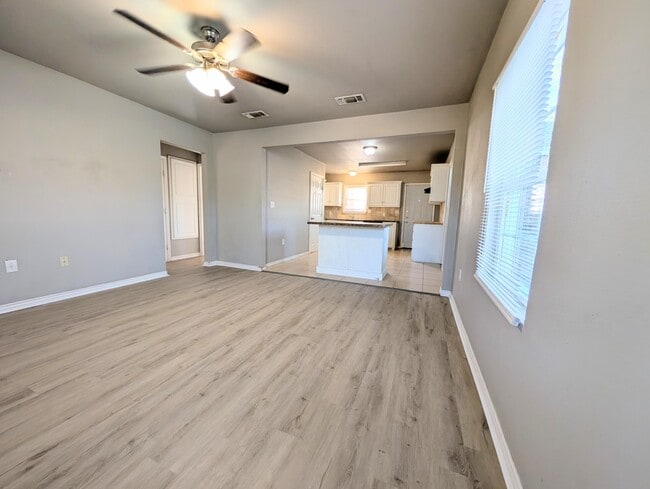 Photo - 1506 Avenue U