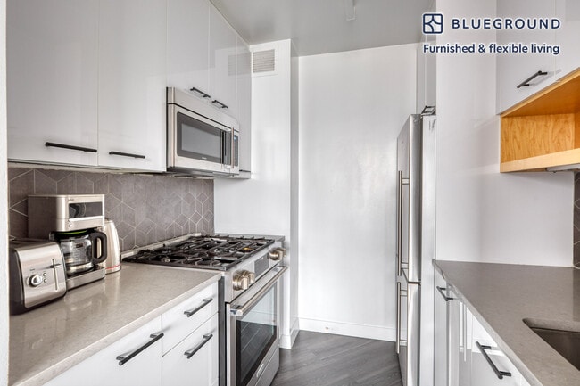 Photo - 250 E Houston St Unit SI FL10-ID150