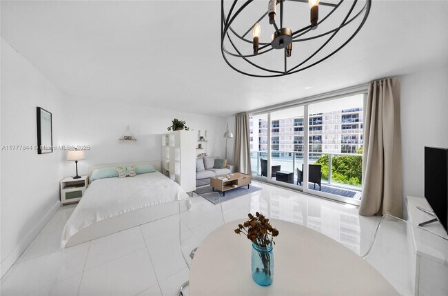 Photo - 1000 West Ave Condo Unit 328