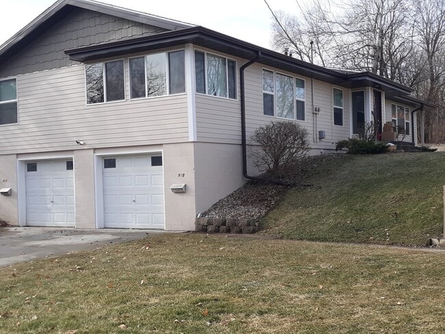 Building Photo - 913/915 Garfield Unit 915 Garfield-1