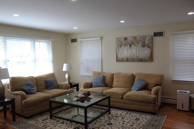 Photo - 7117 Monmouth Ave