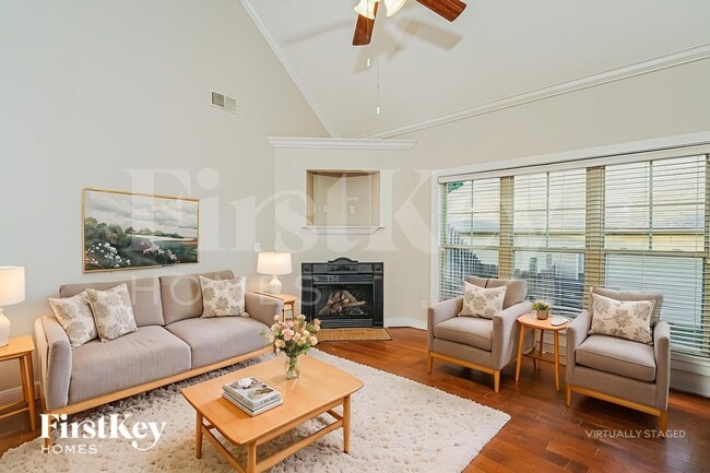 Photo - 180 Rossburg Dr