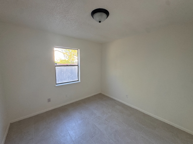 Photo - 913 N 19th St