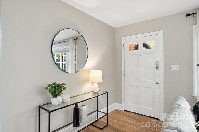 Photo - 3027 Telford Pl