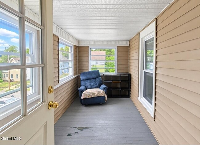 26 Steele Ave