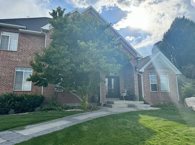 Building Photo - 2273 Mountainside Dr