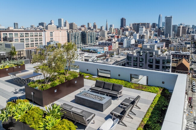 2BR, 2BA - 800SF rooftop - Vance