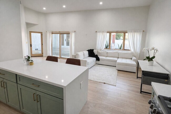 Photo - 3636 Gardenia Ave Unit 3636 Gardenia Ave