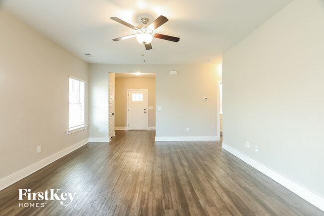 Photo - 1397 Woodridge Pl