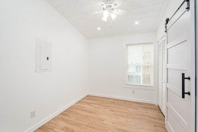 Photo - 720 Pritchett Ln