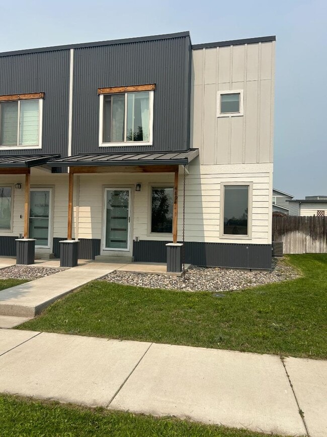 Building Photo - 4894A Giada Dr