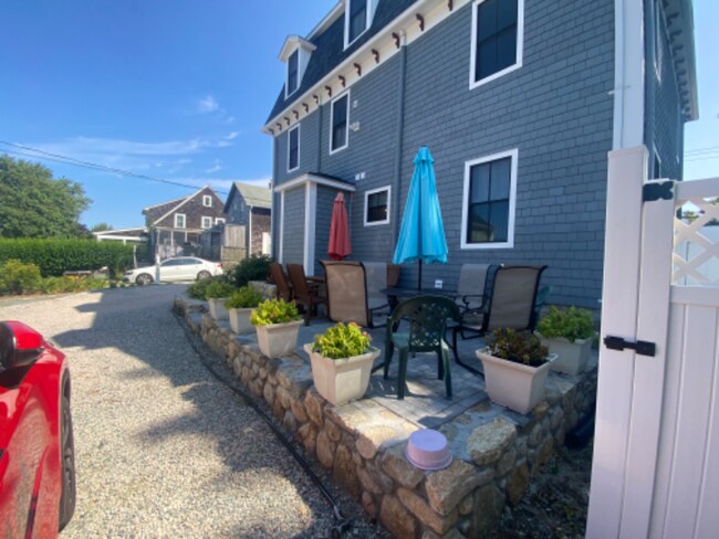 Photo - 65 Narragansett Ave Unidad 1