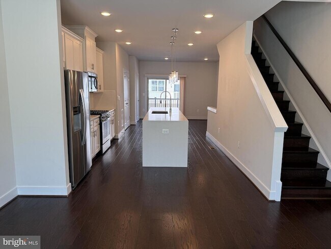 Photo - 115 Dickenson Dr