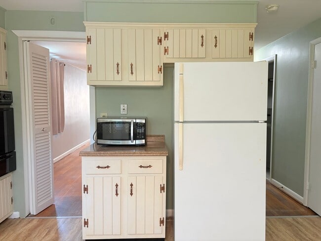 Photo - 6192 Northwood Dr