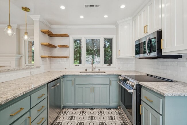 Photo - 3575 Springhill Rd