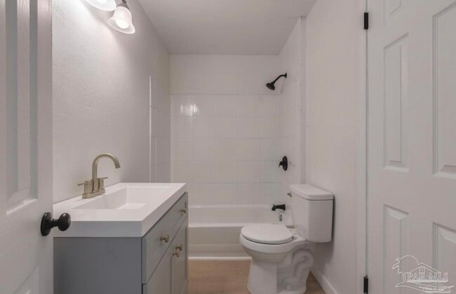 Photo - 61 E Ensley St