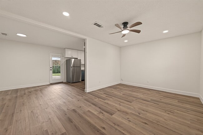 Photo - 148 W Whitney St