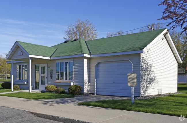 Cottage Court