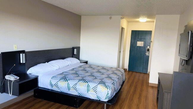 2343 Logan Ave Unit Single King Room