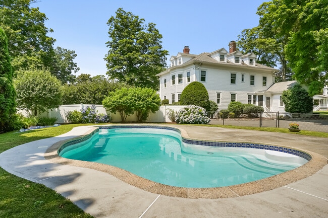 Photo - 56 E Ridge Rd