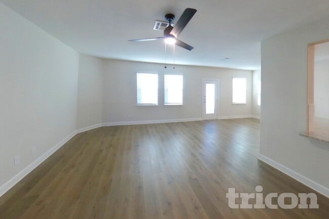 1106 Bullock Dr