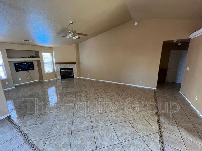 Photo - 1672 W Julieanne Ave