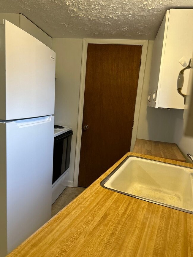 Photo - 2345 Cobbs St Unit B