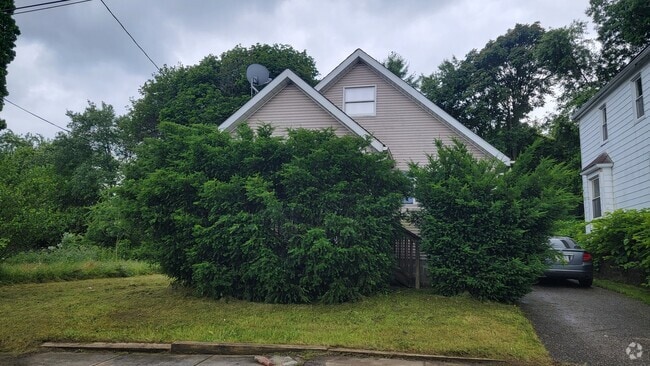 Building Photo - 1360 8th Ave Rental