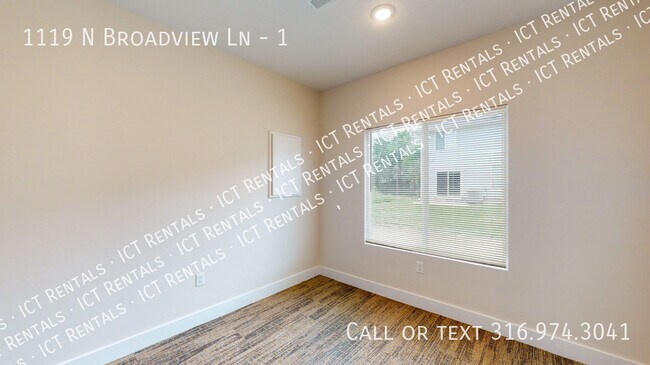 Photo - 1119 N Broadview Ln