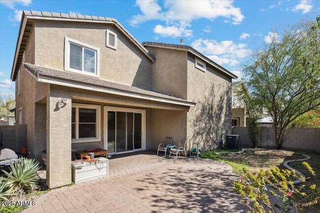 Building Photo - 2233 E Pecan Rd