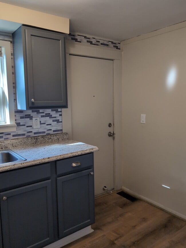 Photo - 733 E Clinton St Unit 733.5