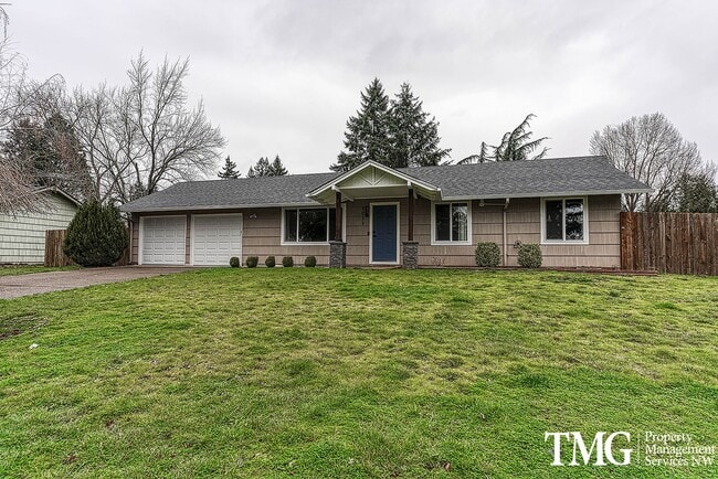 Building Photo - Classic Ranch Style home with 2 Bed 1.5 Bath and Large Backyard!