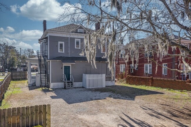 1016 E Anderson St Unit B