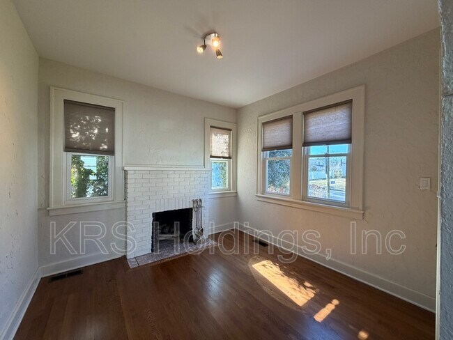 Photo - 210 Shenandoah Rd