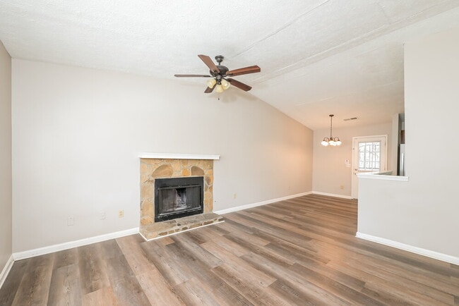 Photo - 5492 Mallard Trail