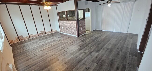 Photo - 1360 Oxford Dr Unit A