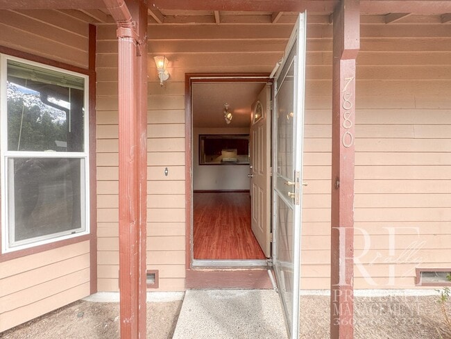 Photo - 7880 Oxbow Ave