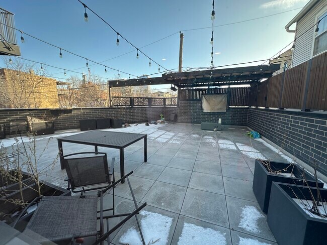 Photo - 550 N Ogden Ave Unit 2S