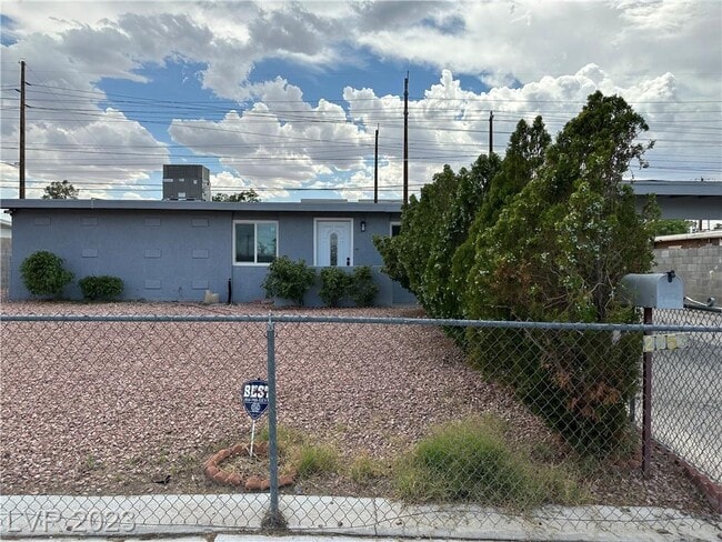Photo - 2753 Talbot St