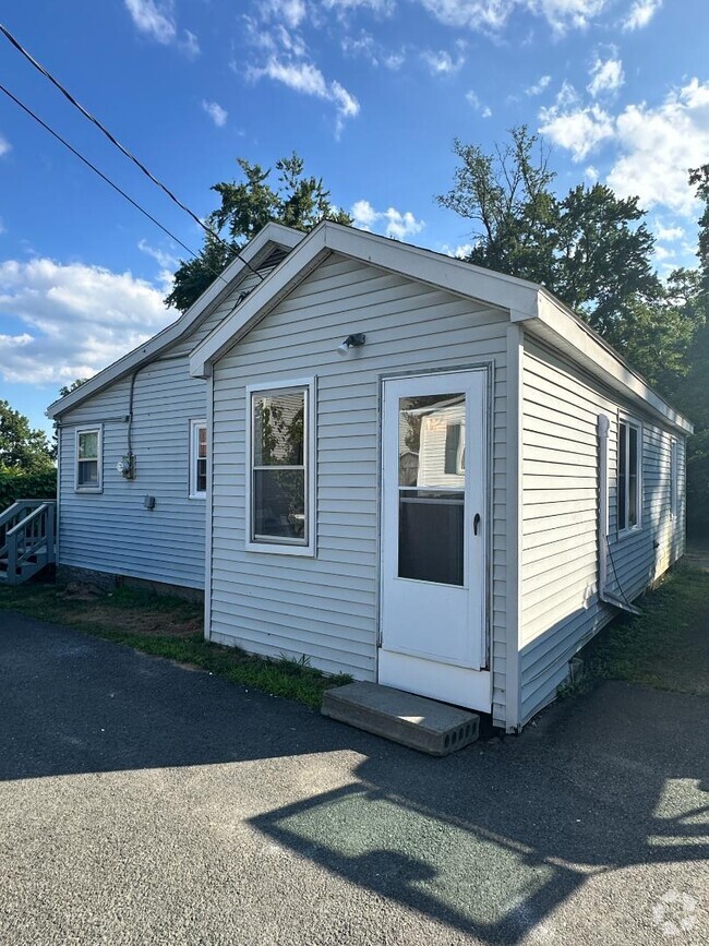 Building Photo - 176 Exchange St Rental