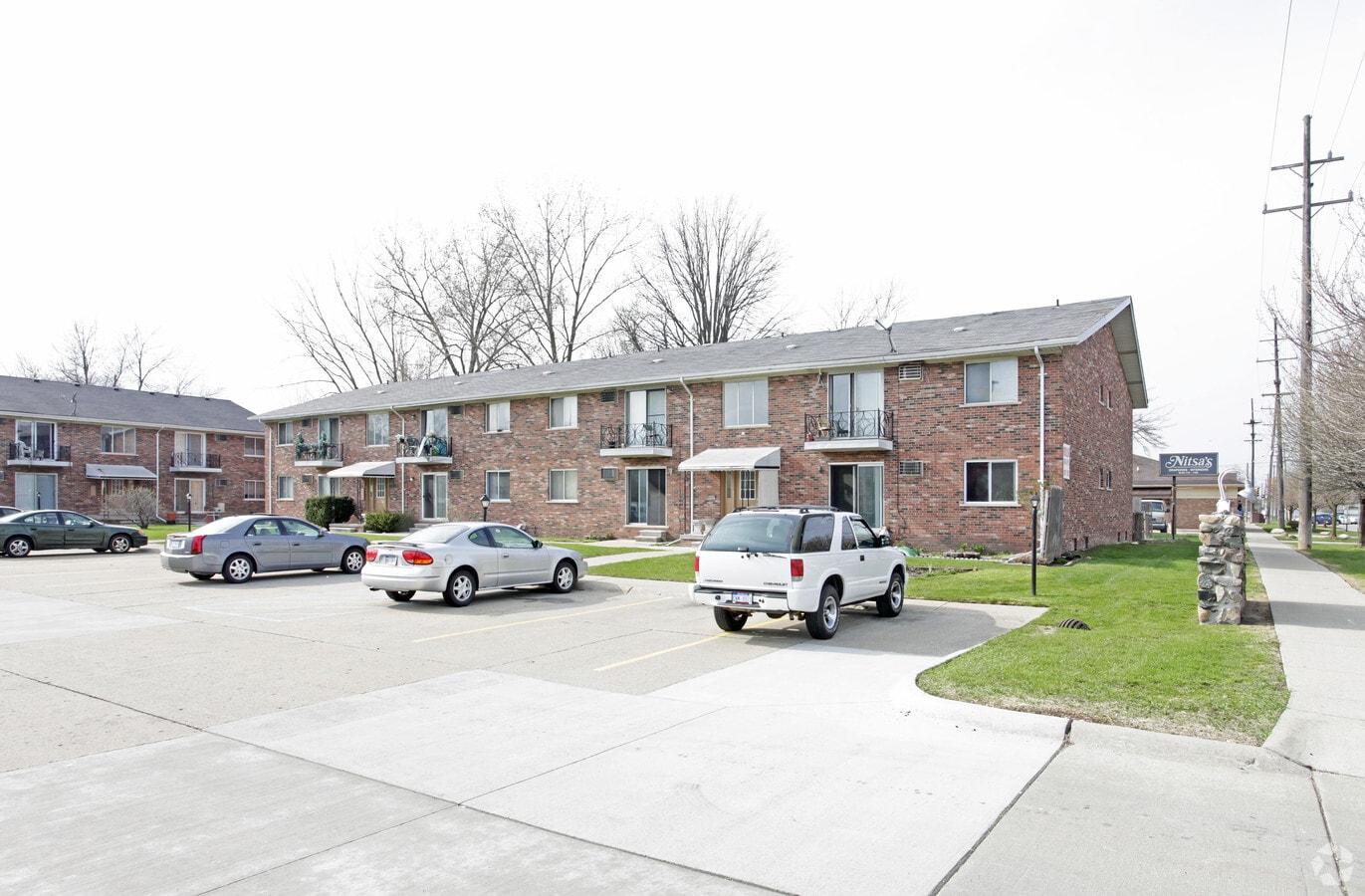Moulon Square Apartments - Moulon Square Apartments