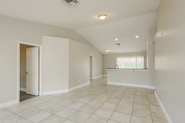 Photo - 845 SW 37th Ln