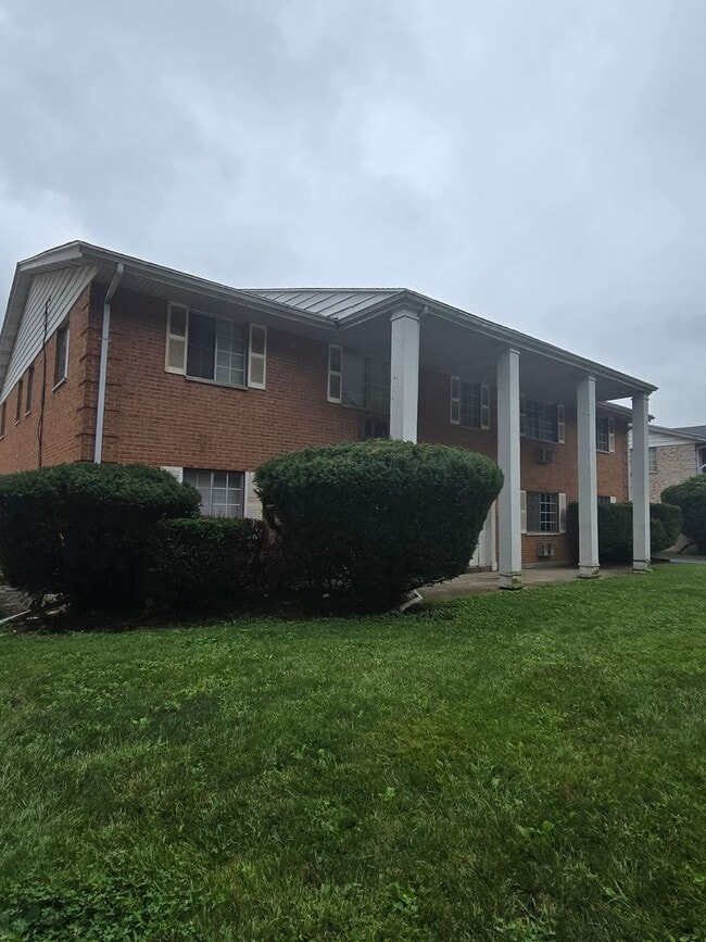Building Photo - SPRINGBANK APARTMENTS II Unit 4880-4