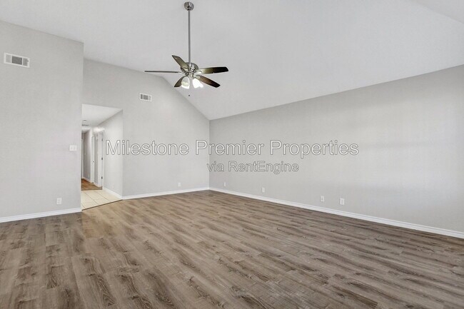 914 W Houston St