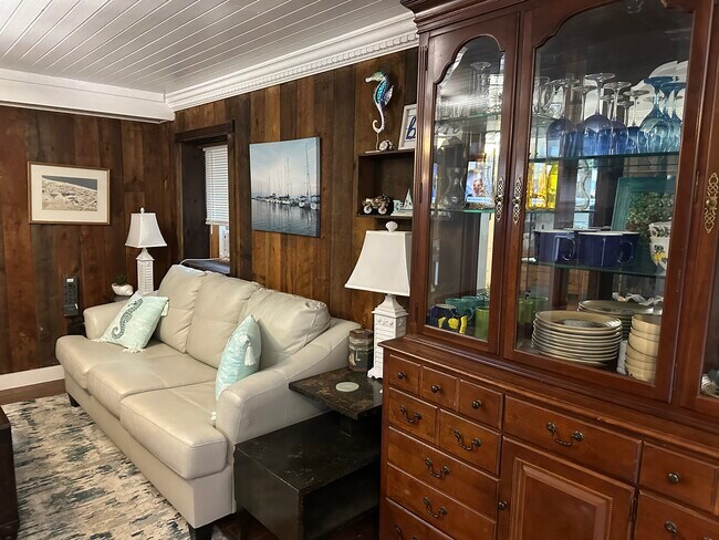 Photo - 8 10th St Unit #1