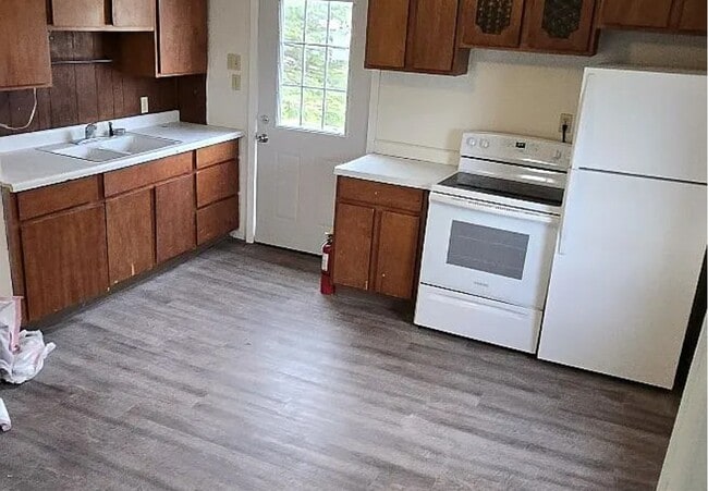 Building Photo - 212 Jefferson St Unit Upper