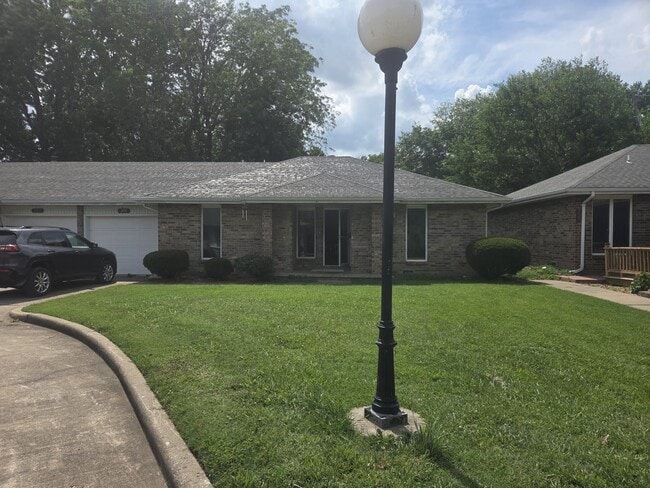 Photo - 2051 S Kentwood Ave